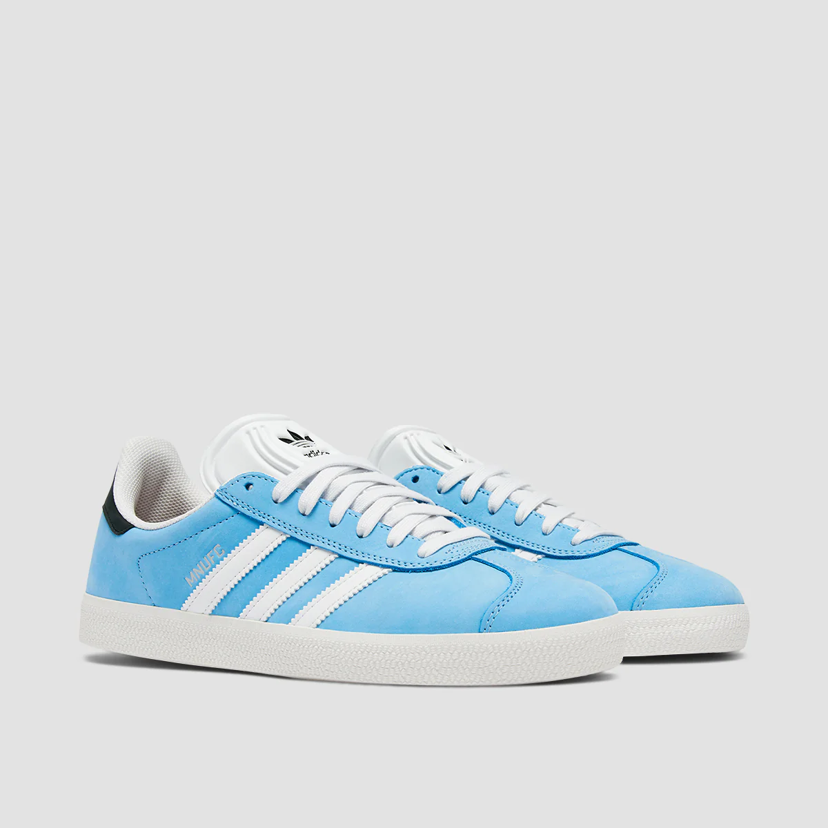 adidas MNUFC x Familia Gazelle Adv Shoes - Crystal White/Core Black/Better Scarlet - Image 2