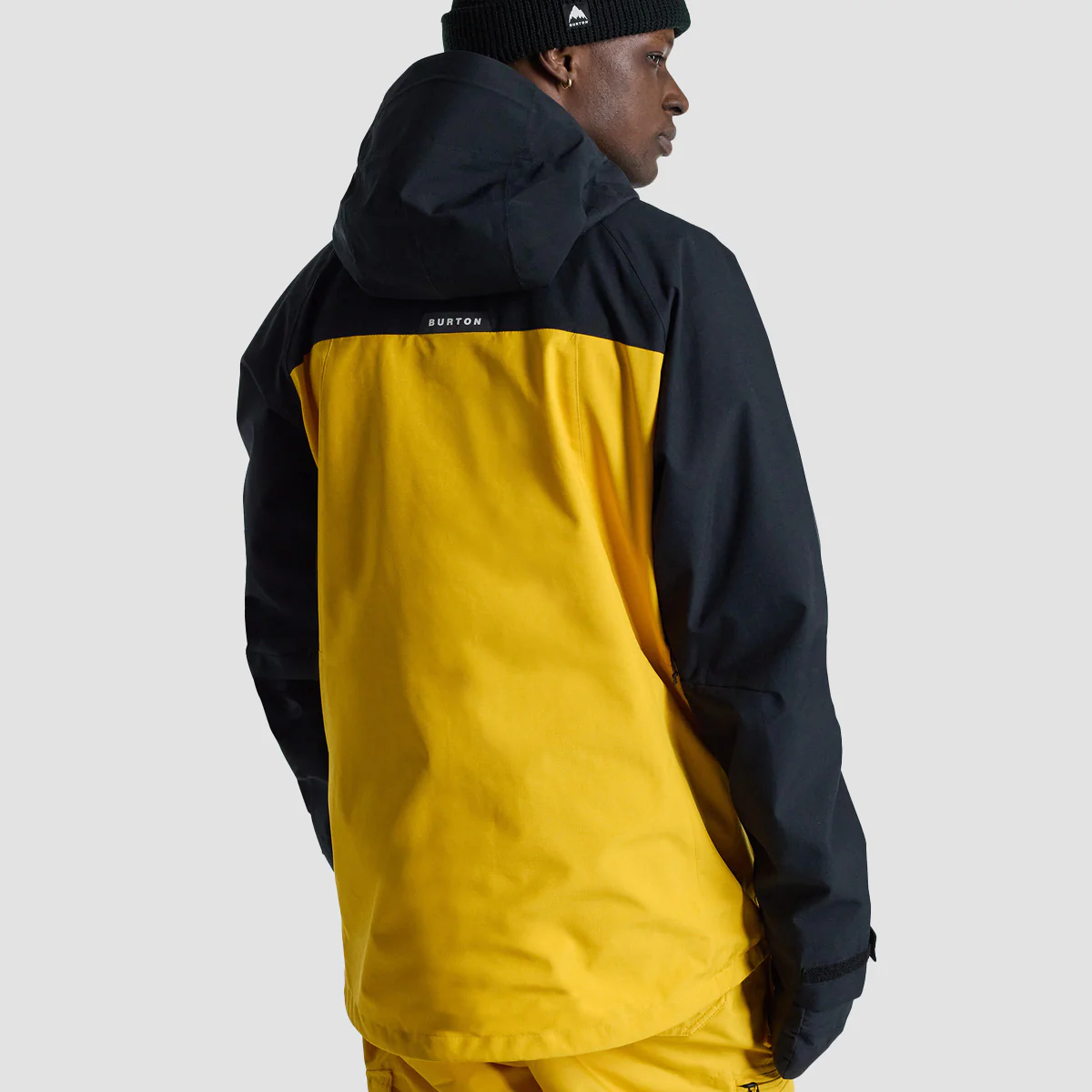 Burton Lodgepole 2L Snow Jacket True Black/Goldenrod - Image 2