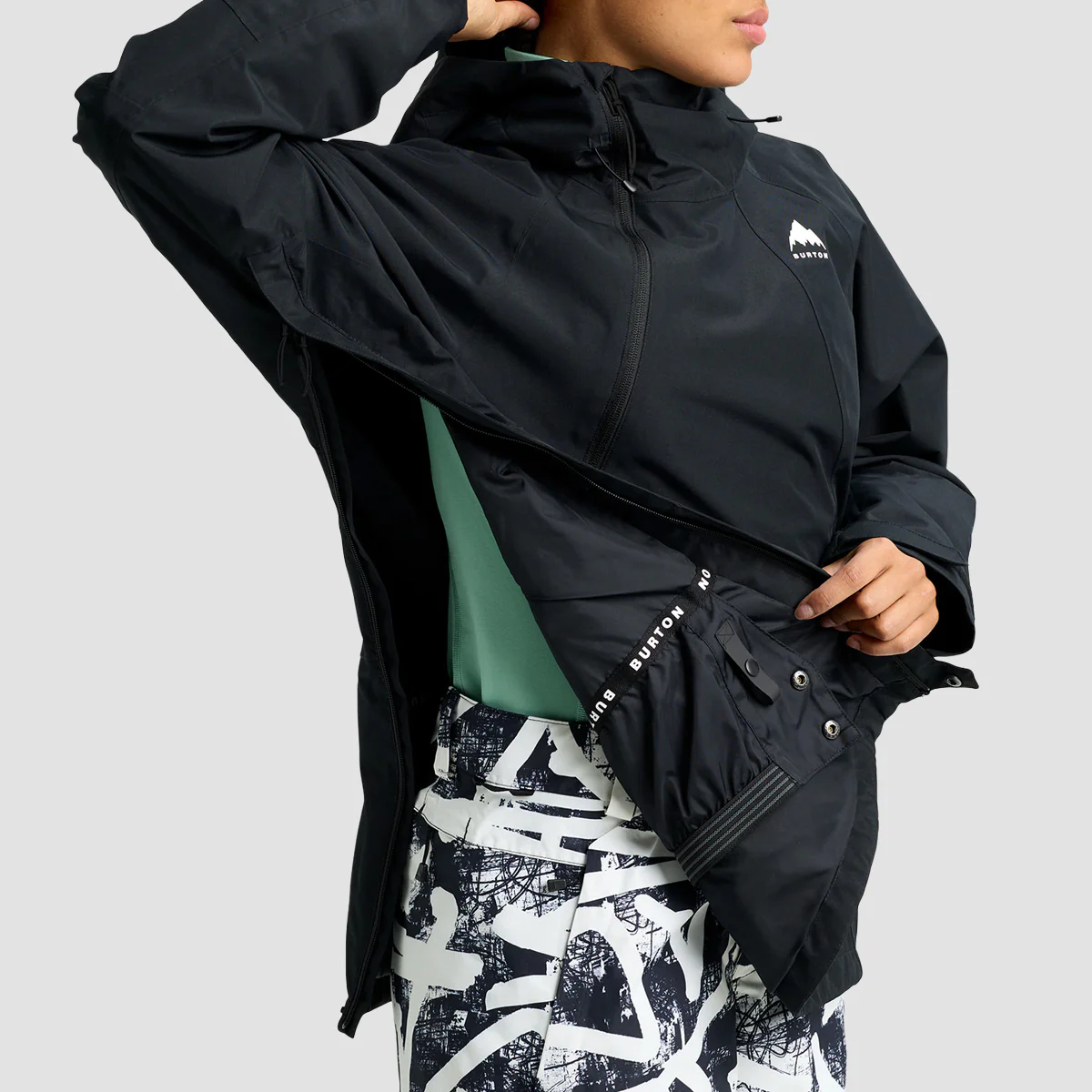 Burton Reserve 2L Relaxed Anorak Snow Jacket True Black - Womens - Image 5