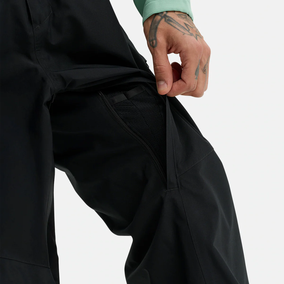 Burton Reserve 2L Relaxed Snow Bib Pants True Black - Image 5
