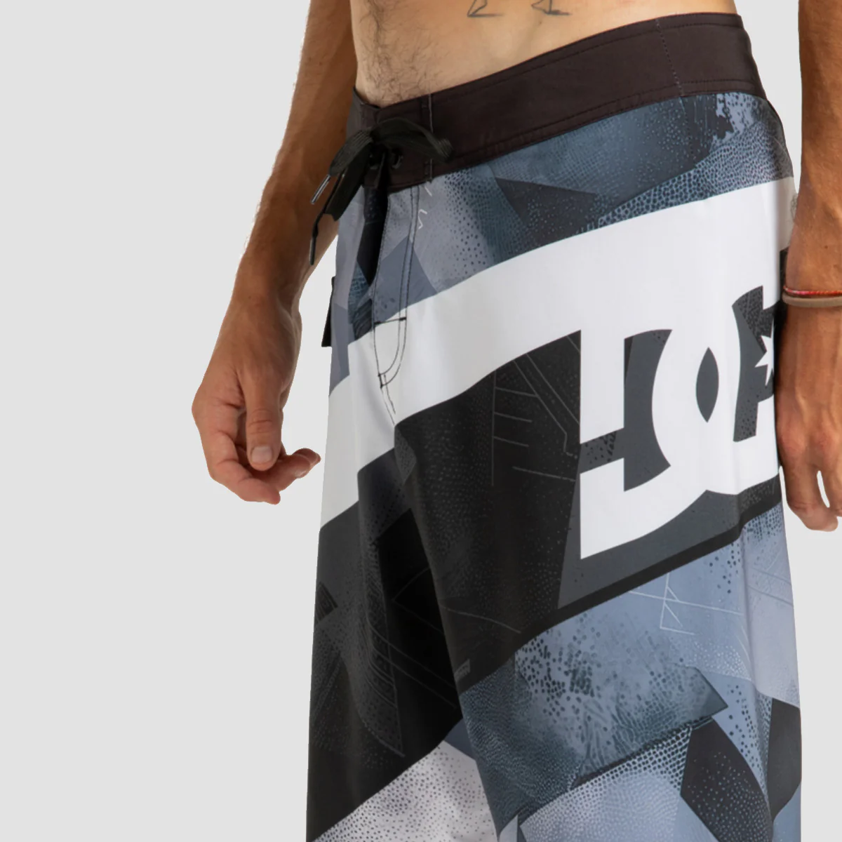 DC Burnout 21" Boardshorts Medium Grey - Image 2