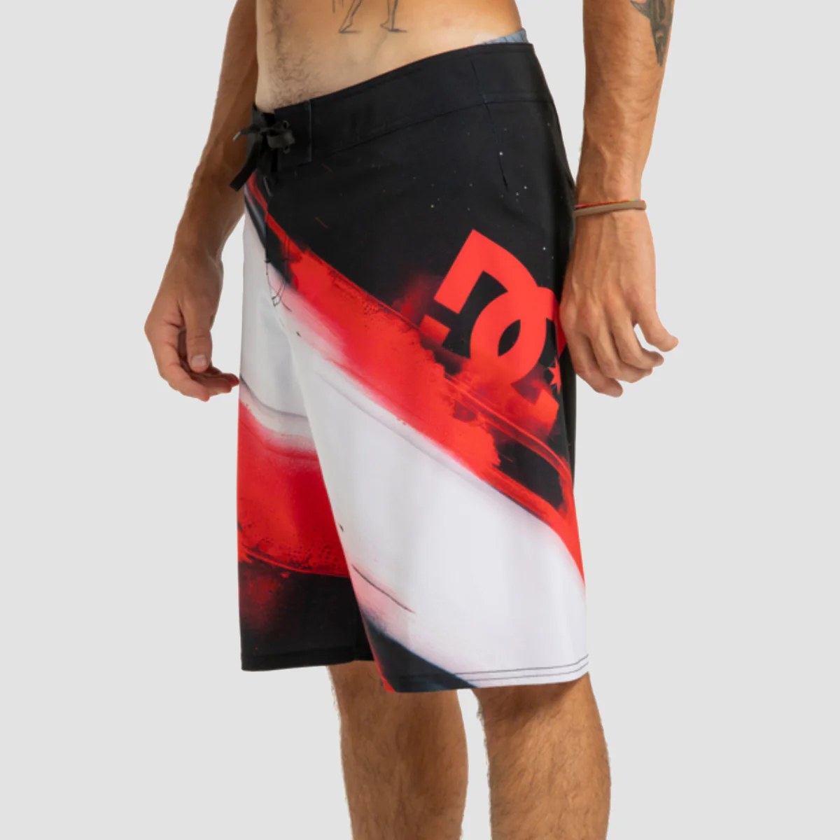 DC Burnout 21" Boardshorts Racing Red - Image 3