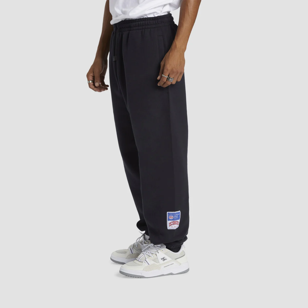 DC Old Champs Sweatpants Black - Image 2