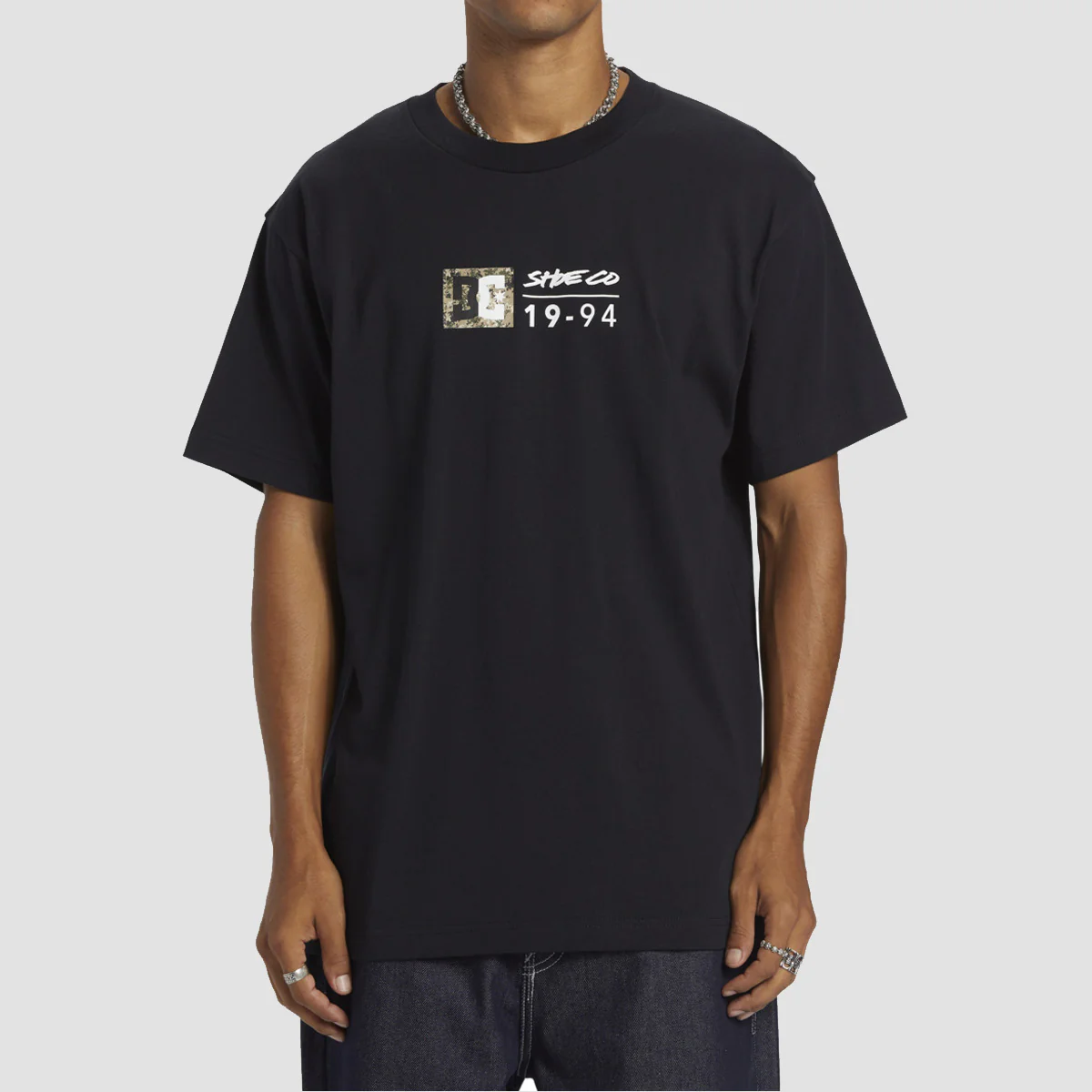DC Split Star T-Shirt Black - Image 2