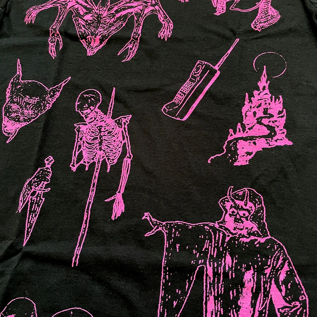 Dungeon Tales Of Mystery T-Shirt Black/Neon Pink - Image 2