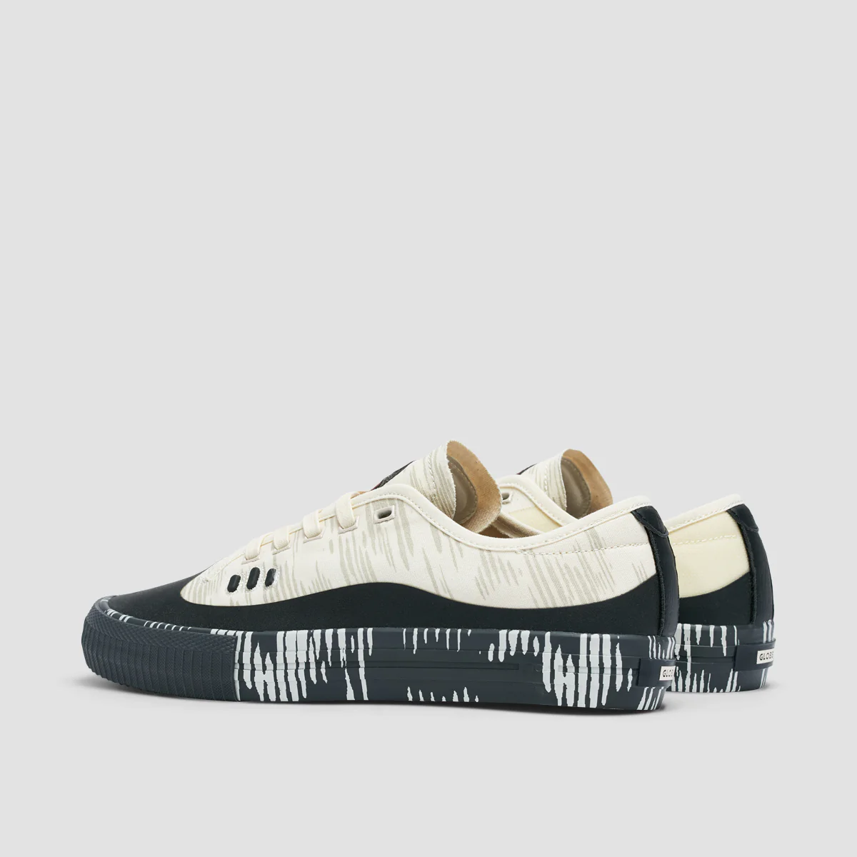 Globe Gillette Shoes - Cream/Graphite/Former - Image 3