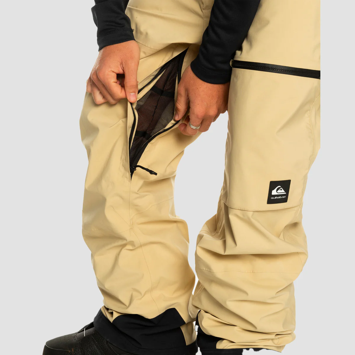 Quiksilver Altostratus Stretch Gore-Tex Snow Bib Pants Pale Khaki - Image 4