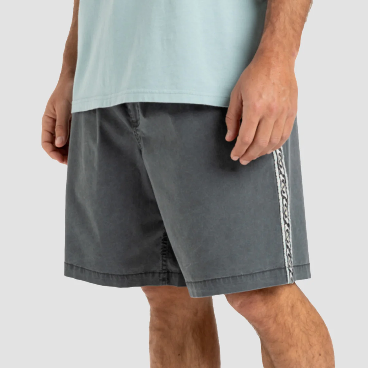 Quiksilver Taxer Global Heat Shorts Dark Shadow - Image 2
