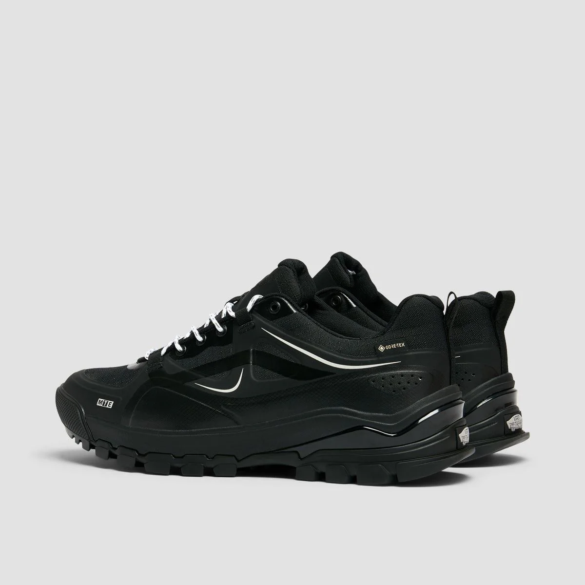 Vans AMZN Gore-Tex MTE-3 Shoes - Black/Black - Image 3