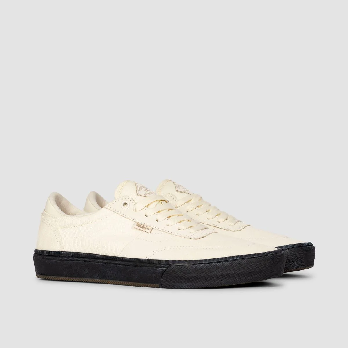 Vans Gilbert Shoes - Crockett Antique White/Black - Image 2