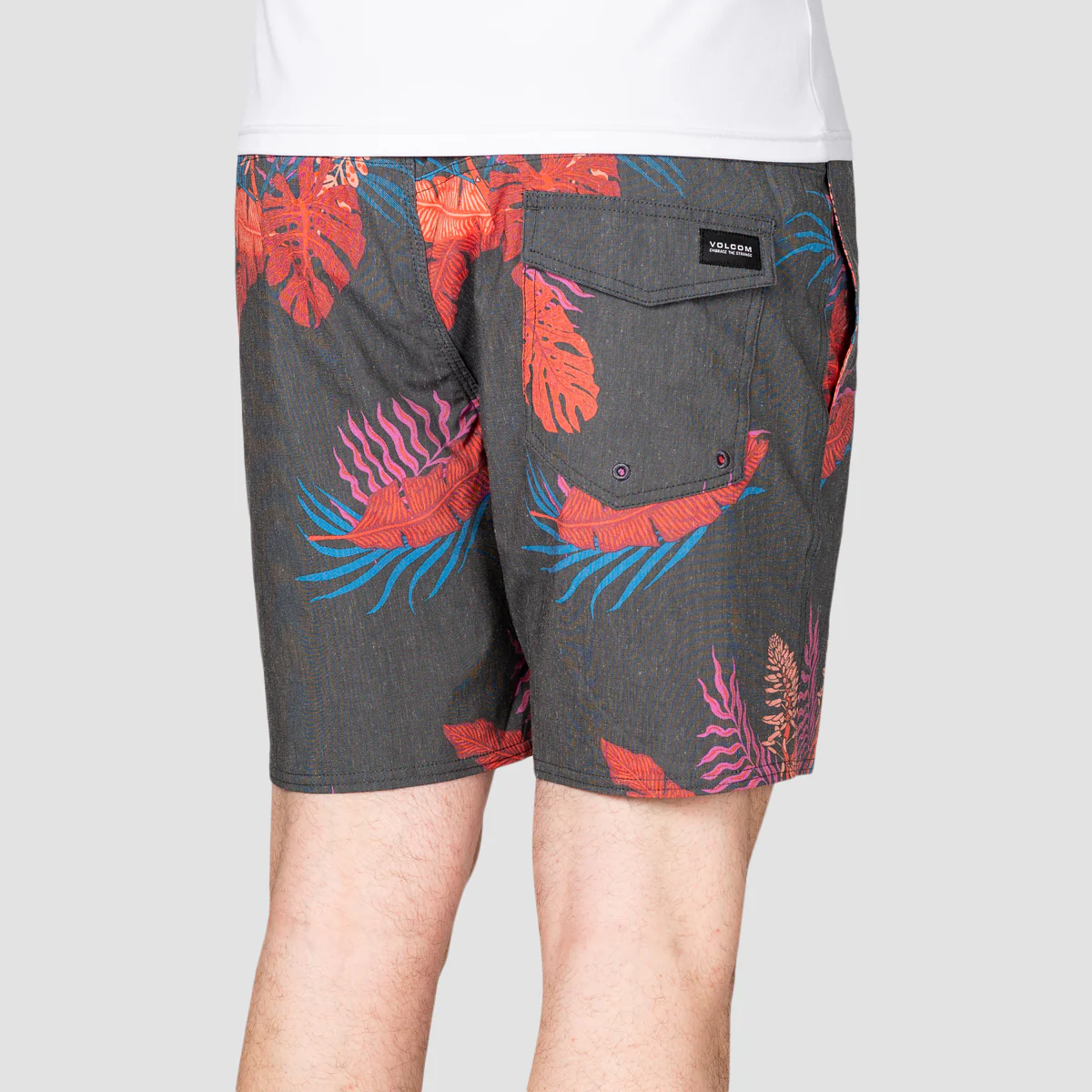 Volcom Bermuda Trunk 17" Boardshorts Black - Image 3