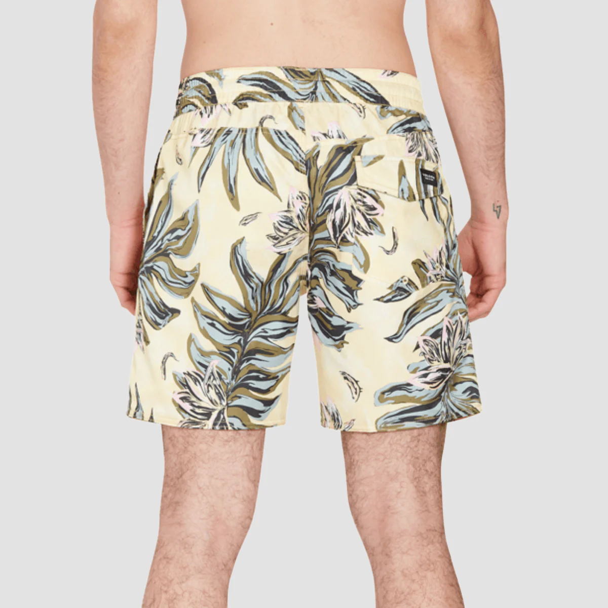 Volcom Center Print 17" Trunk Boardshorts Dawn Yellow - Image 2