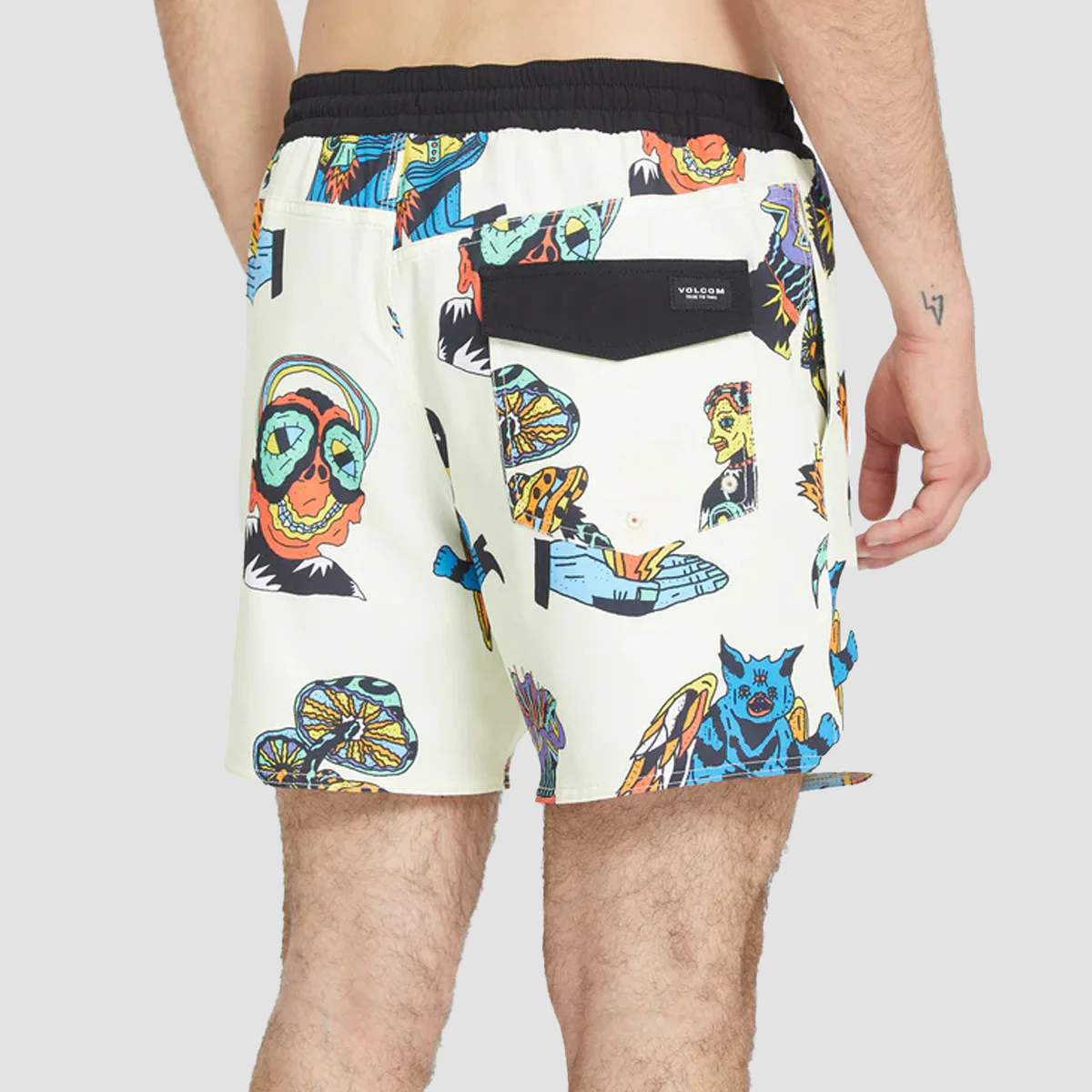 Volcom FA Bob Mollema Trunks 16" Boardshorts Light Beige - Image 2