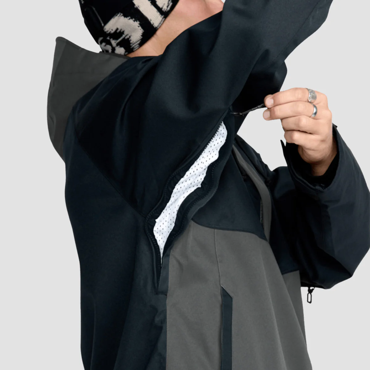 Volcom Hossegor 20K Pullover Snow Jacket Black - Image 3