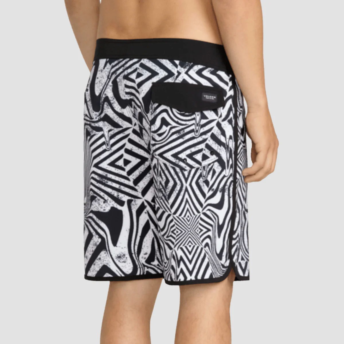 Volcom Infuse Scallop Mod 19" Boardshorts White Black - Image 2