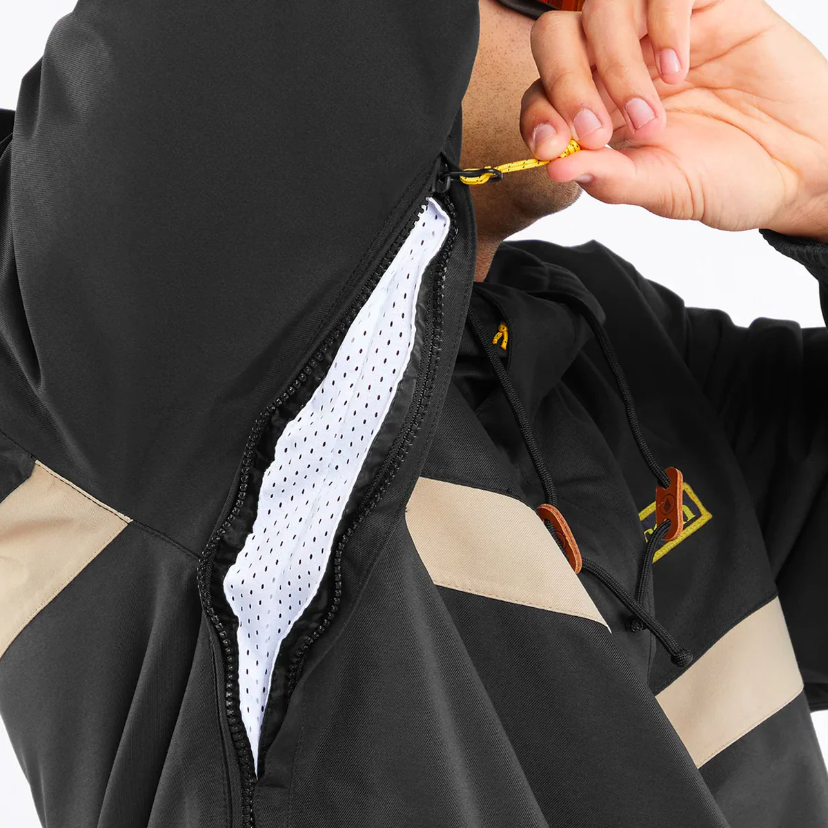 Volcom Longo Pullover Snow Jacket Black - Image 4