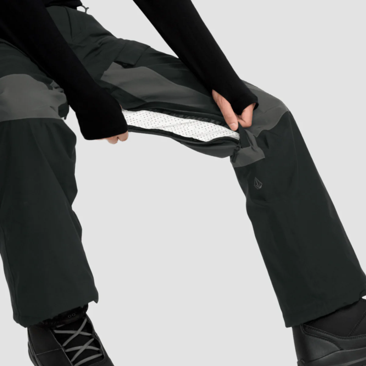 Volcom RNGE Stretch 30K Snow Pants Black - Image 3