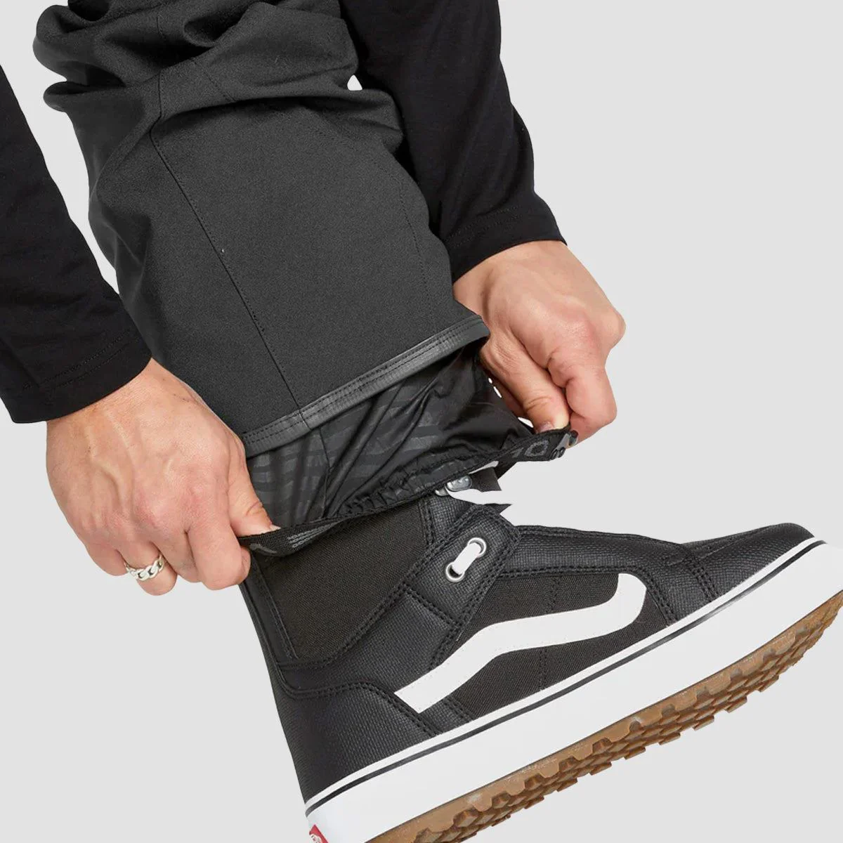 Volcom Roan 15K Bib Overrall Snow Pants Black - Image 5