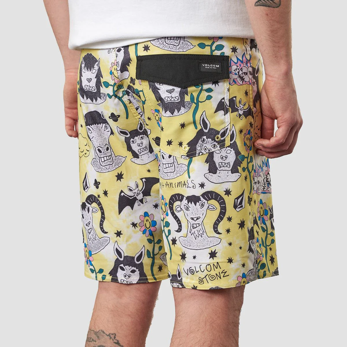 Volcom Surf Vitals Ozzy Stoney 19" Shorts Glimmer Yellow - Image 2
