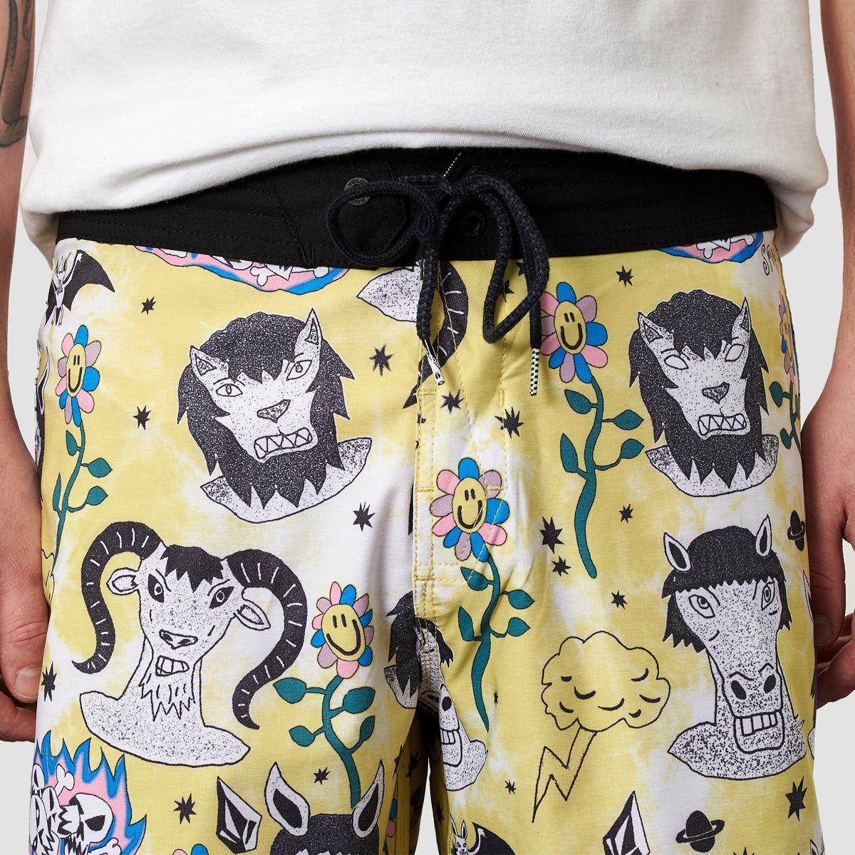 Volcom Surf Vitals Ozzy Stoney 19" Shorts Glimmer Yellow - Image 3